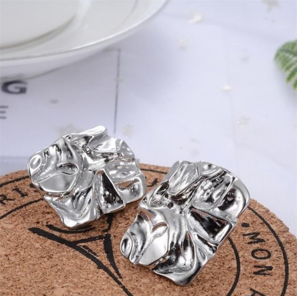 Bitten Block Earrings - Picture 4 of 5